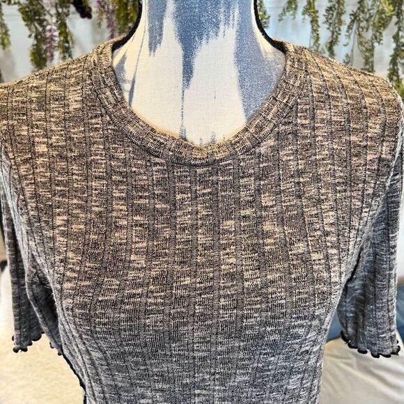 Michael Stars marled Black and Tan short sleeve sweater with raw edge S - Picture 2 of 11